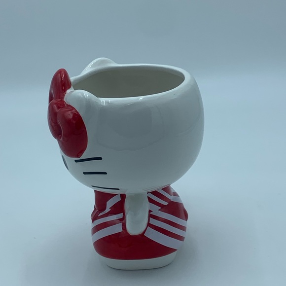 Hello Kitty Peppermint Ceramic Mug & Hello Kitty Salt and Pepper Shakers - Picture 3 of 16